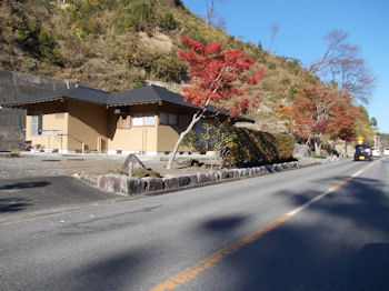 養老渓谷ハイキングコースのバンガロー村・弘文洞跡ルート