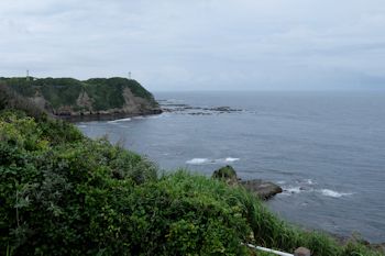 八幡岬公園_勝浦灯台（北側）方面